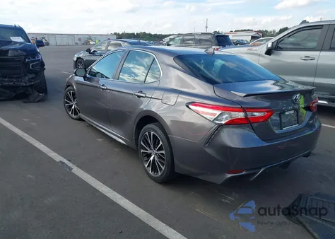 2020 Toyota Camry Se z USA, uszkodzony, nr VIN 4T1G11AK4LU360818